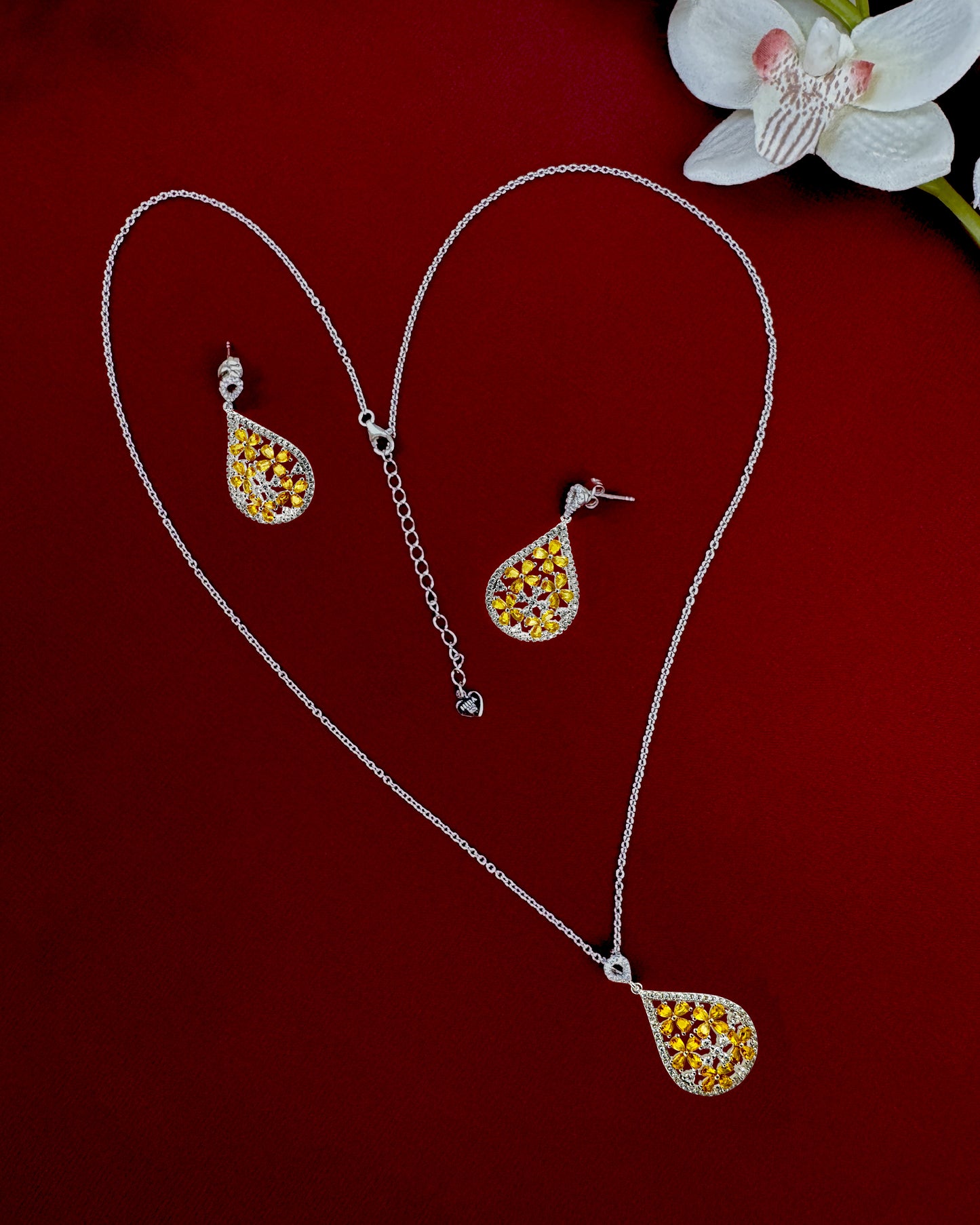 "Silver Blossom Dew Set"