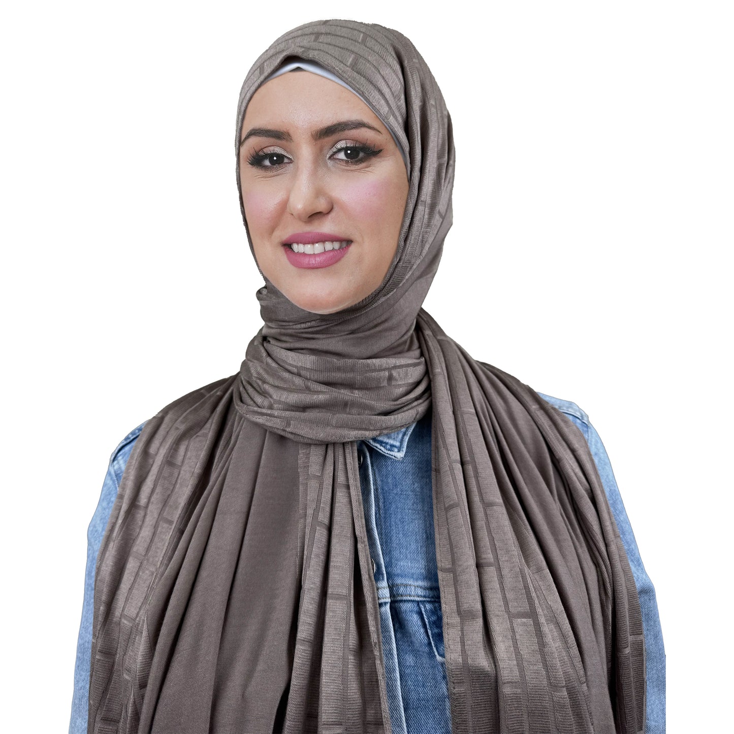 استمتعي بلمسة أنثوية فاخرة مع هذه الشيله من القطن الكويتي عالي الجودة