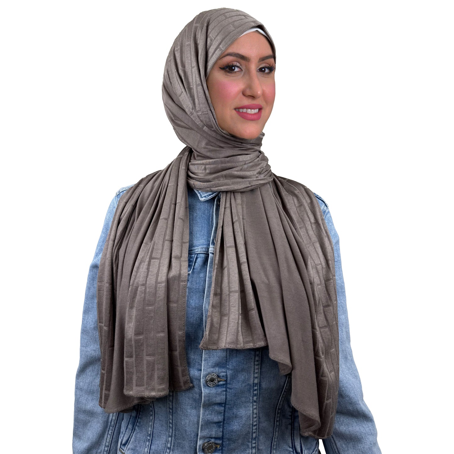 استمتعي بلمسة أنثوية فاخرة مع هذه الشيله من القطن الكويتي عالي الجودة