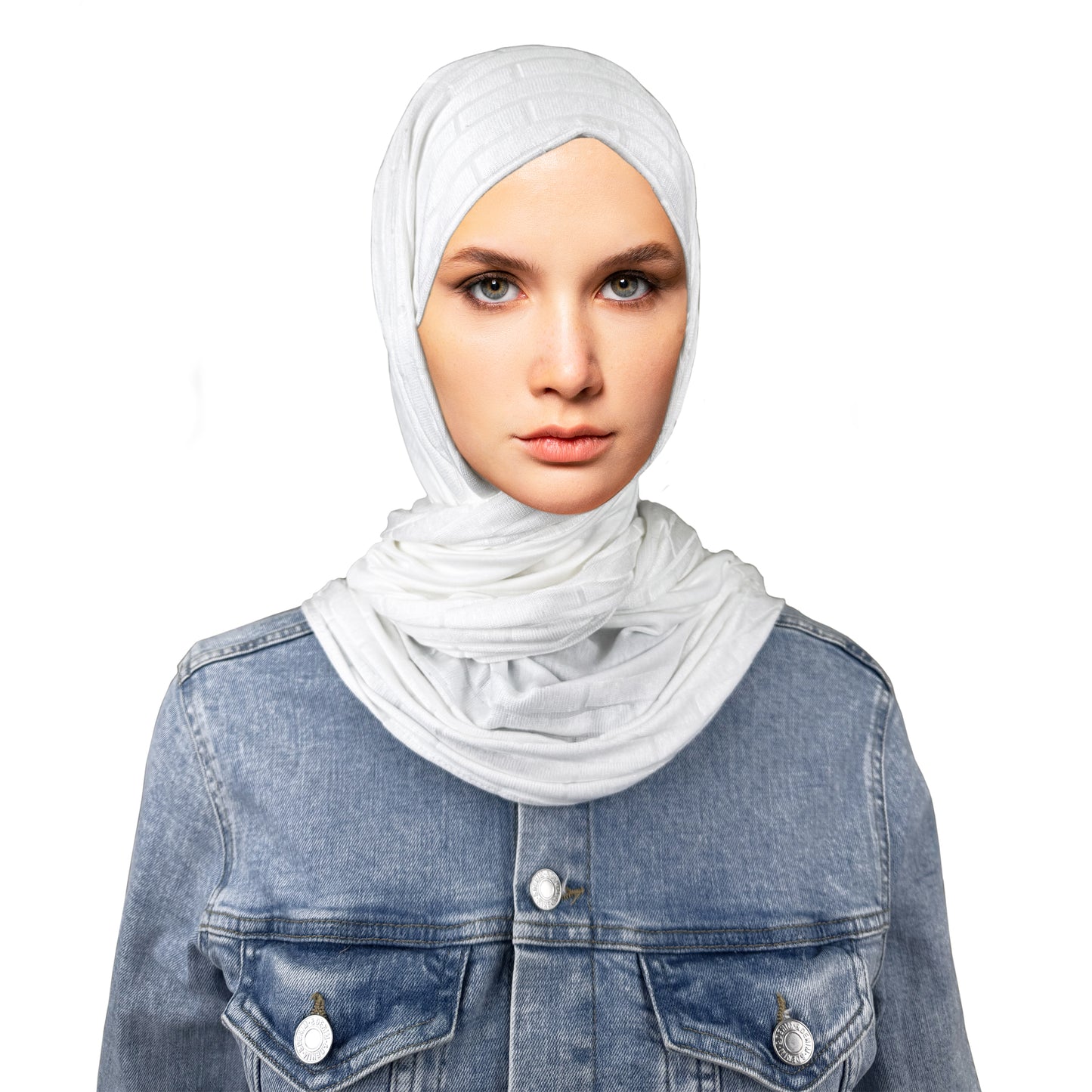 استمتعي بلمسة أنثوية فاخرة مع هذه الشيله من القطن الكويتي عالي الجودة