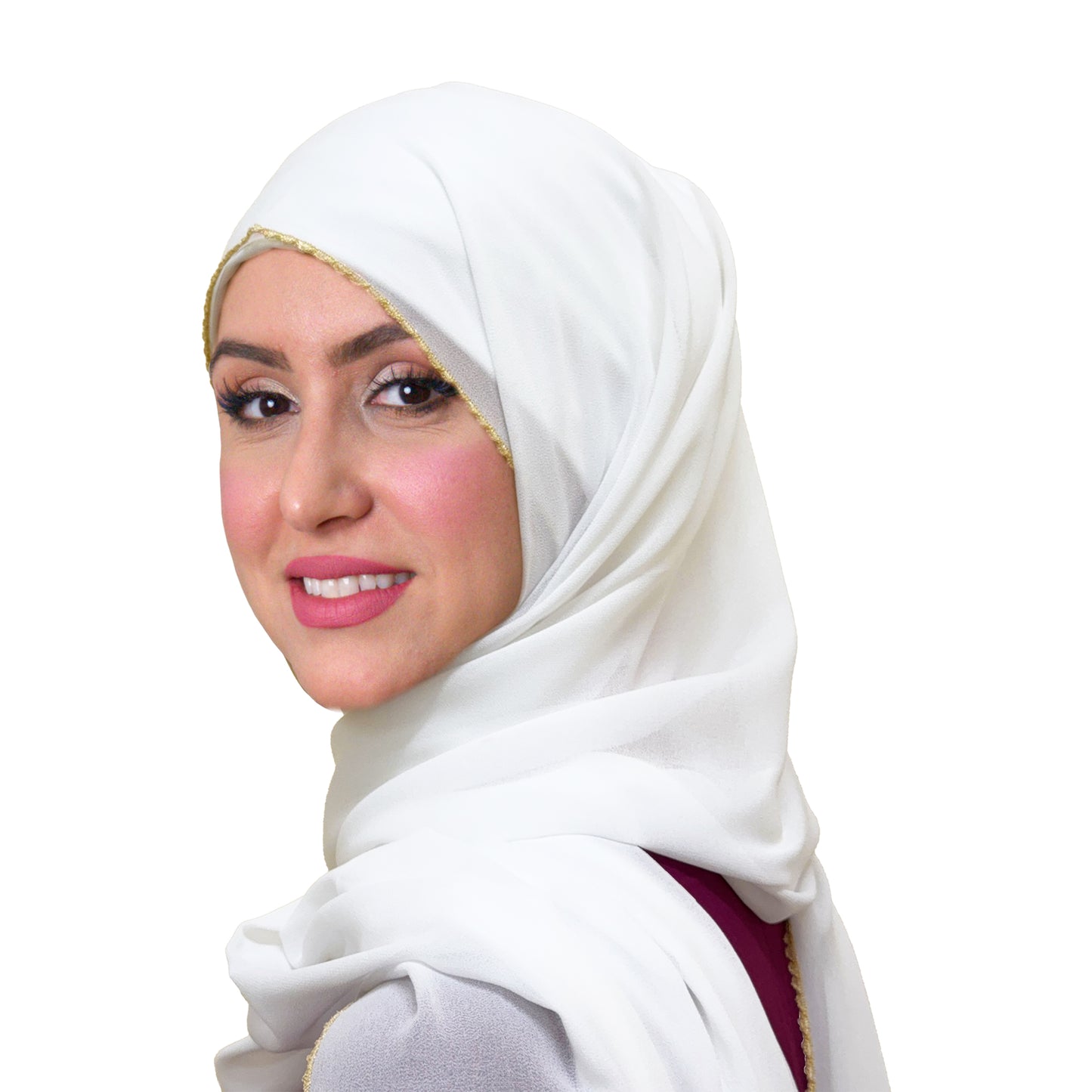 شيله فاخره باطراف مشغولة بخيوط معدنية ذهبية