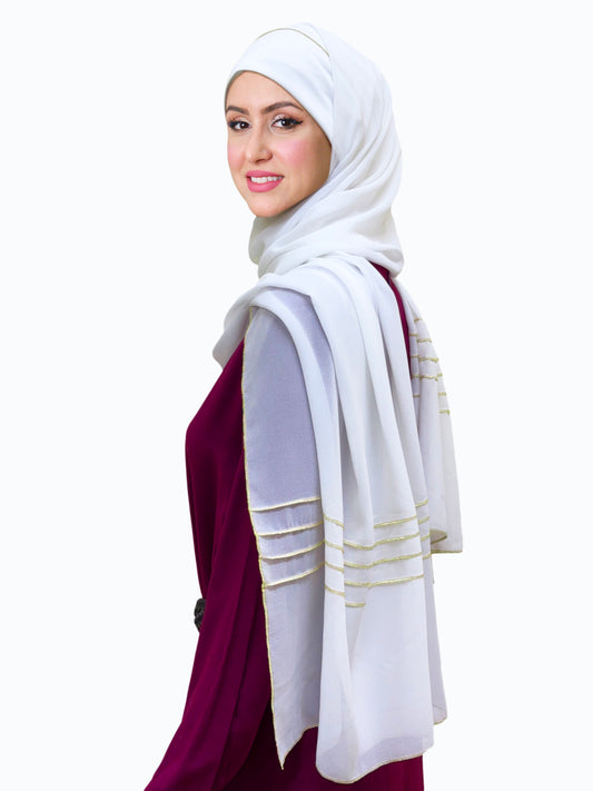 شيله مع راسية ظاهره مشغولة بخيوط معدنية ذهبية
