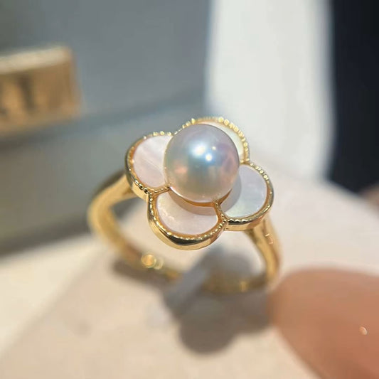 Golden Leaf Pearl Ring – Natural Shell Design