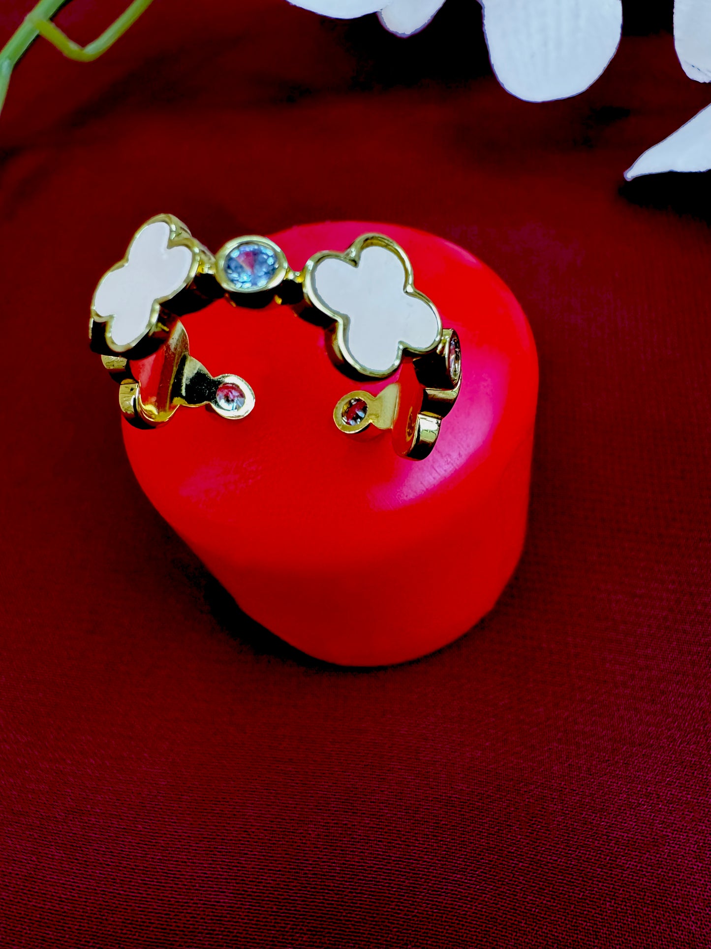 Clover Touch Ring
