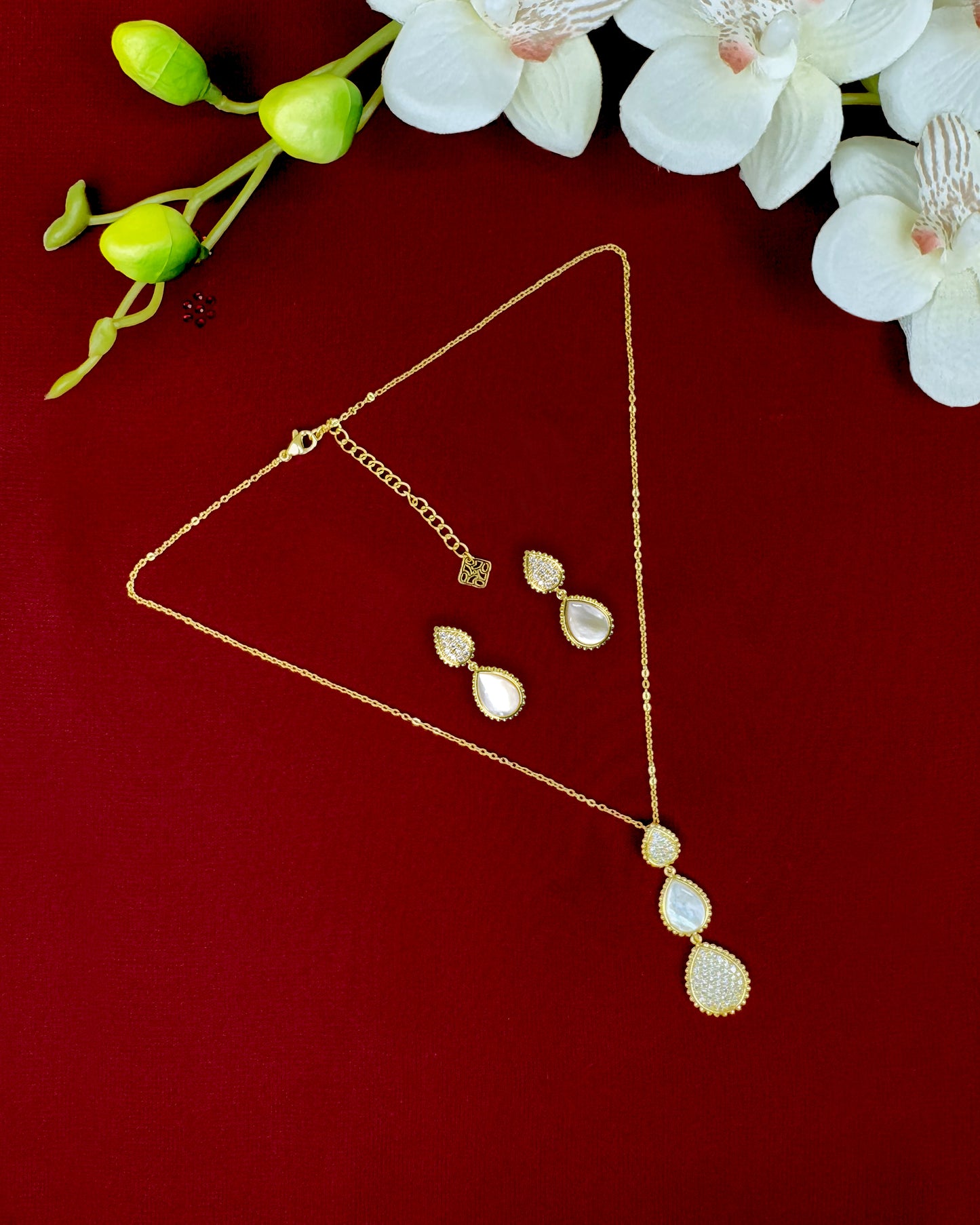 "Light Drops" Set – Traditional Elegance with a Modern Touch