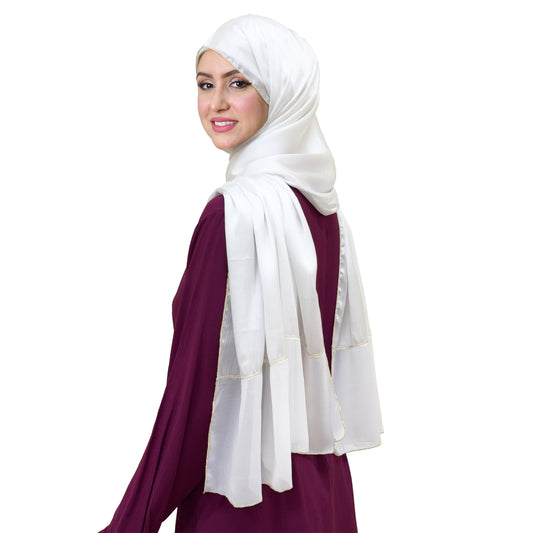 شيله فاخره باطراف مشغولة بخيوط معدنية ذهبية